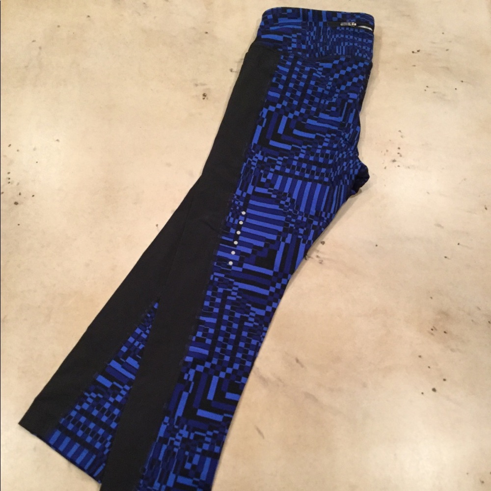 Nike Graphic Print Capris